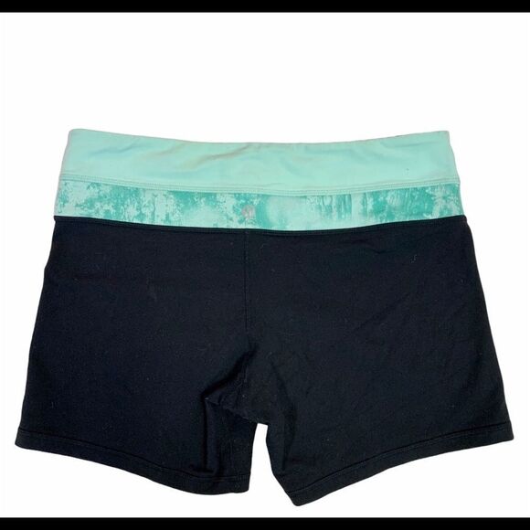 LULULEMON pastel mint green bicycle shorts 8 fitness yoga gym athletic - Picture 2 of 9